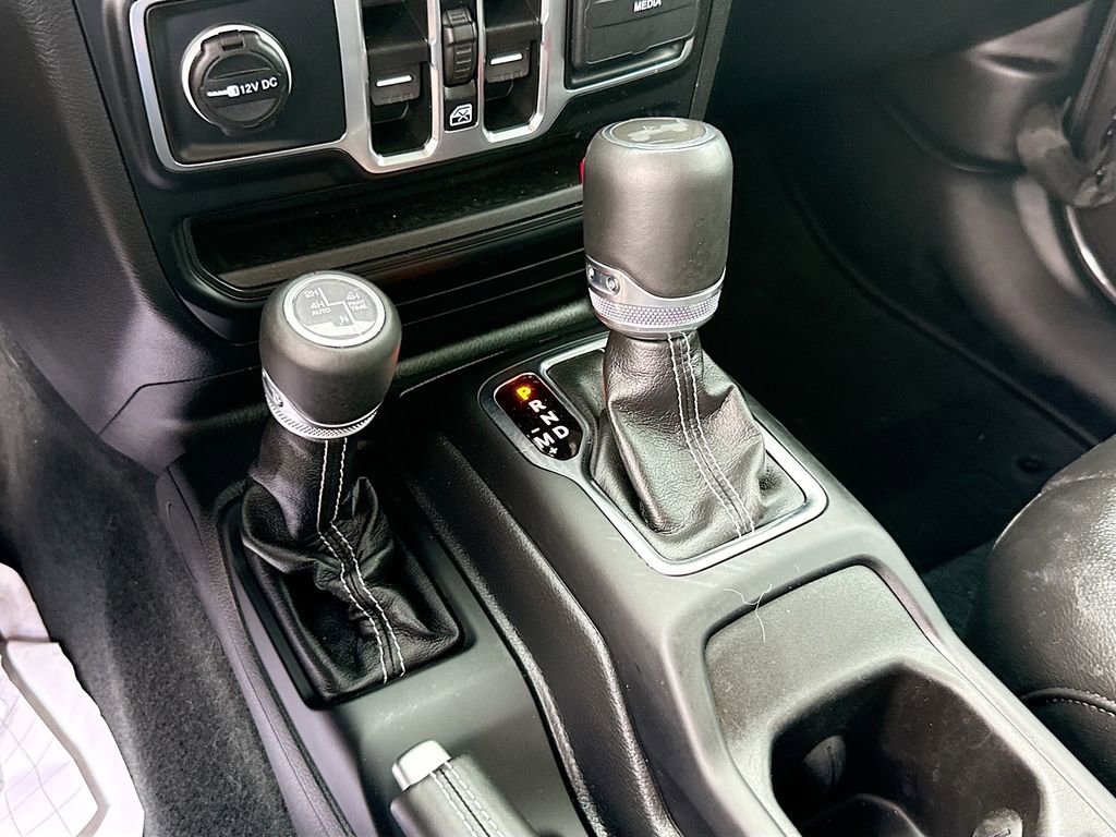 Used 2023 Jeep Wrangler Unlimited Sahara w/ Cold Weather Group image 18