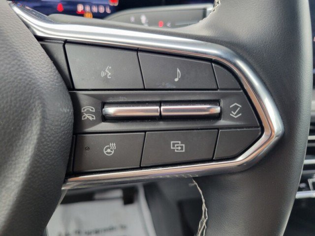 Used 2025 Chevrolet Traverse LT w/ Driver Confidence Package FWD image 18