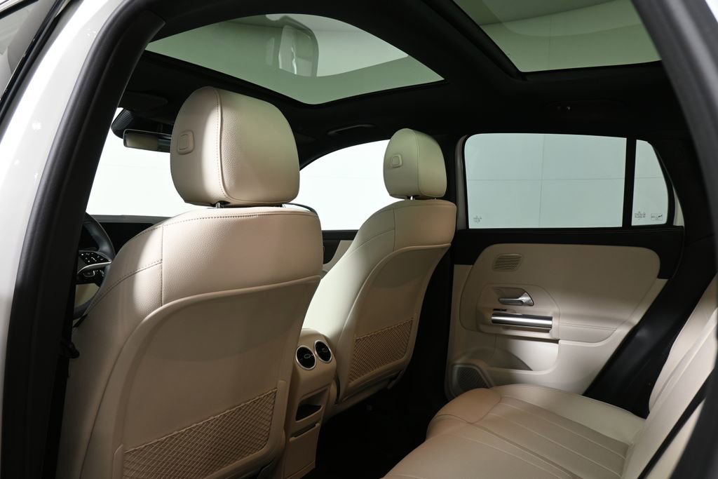 Certified 2026 Mercedes-Benz GLA 250 4MATIC image 32