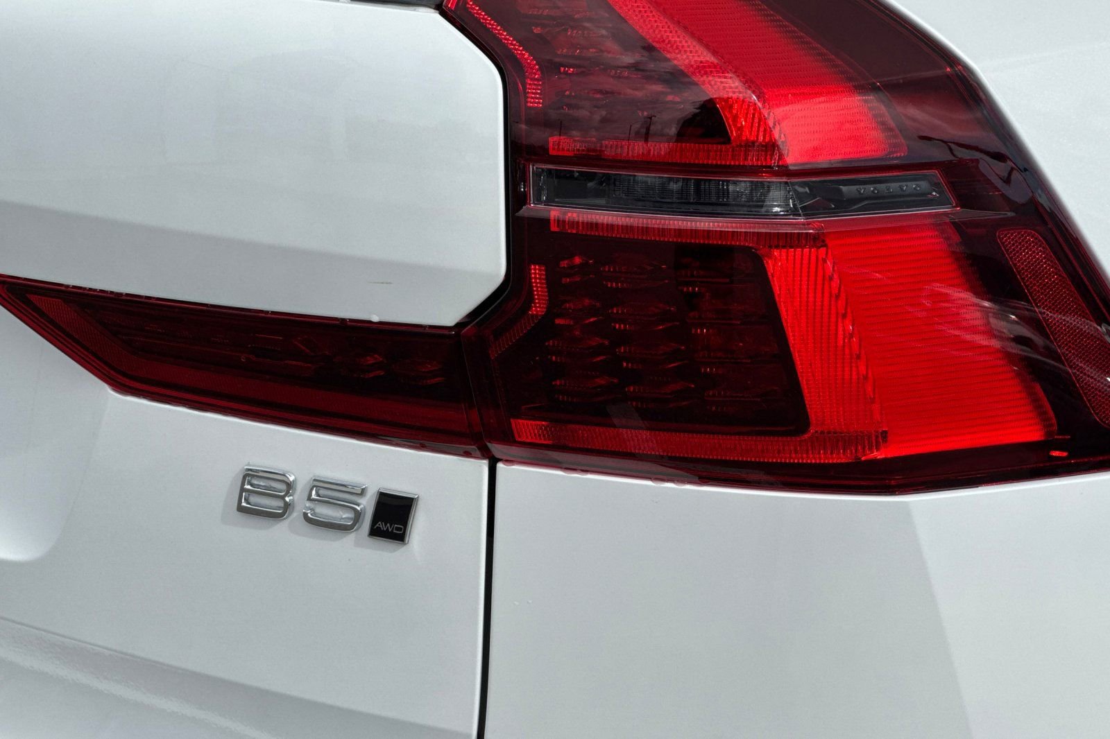 Used 2026 Volvo XC60 B5 Ultra w/ Protection Package Premier image 34