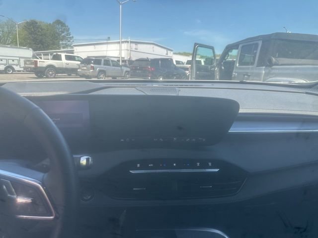 Used 2025 Buick Enclave Sport Touring FWD image 9