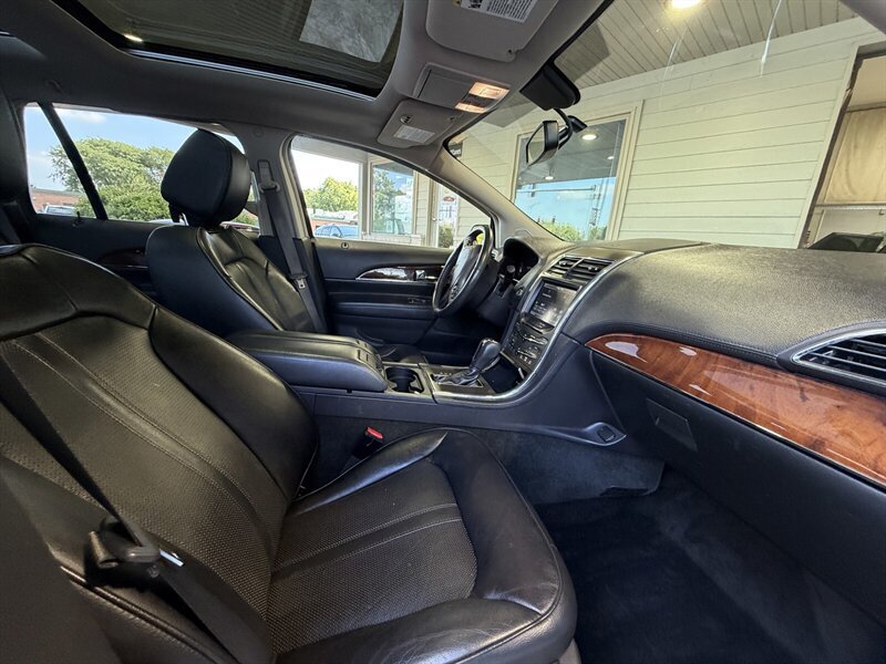 Used 2012 Lincoln MKX AWD image 12