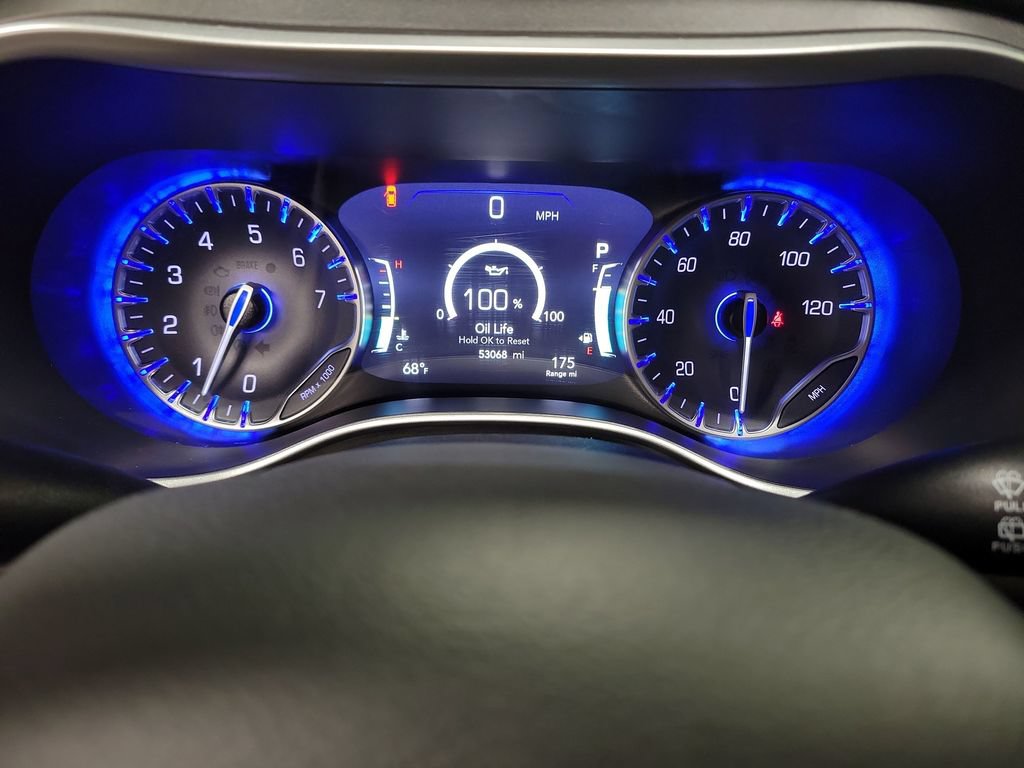 Used 2024 Chrysler Pacifica Touring-L FWD image 25
