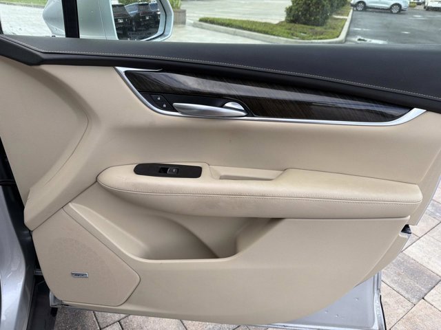 Used 2019 Cadillac XT5 FWD image 18