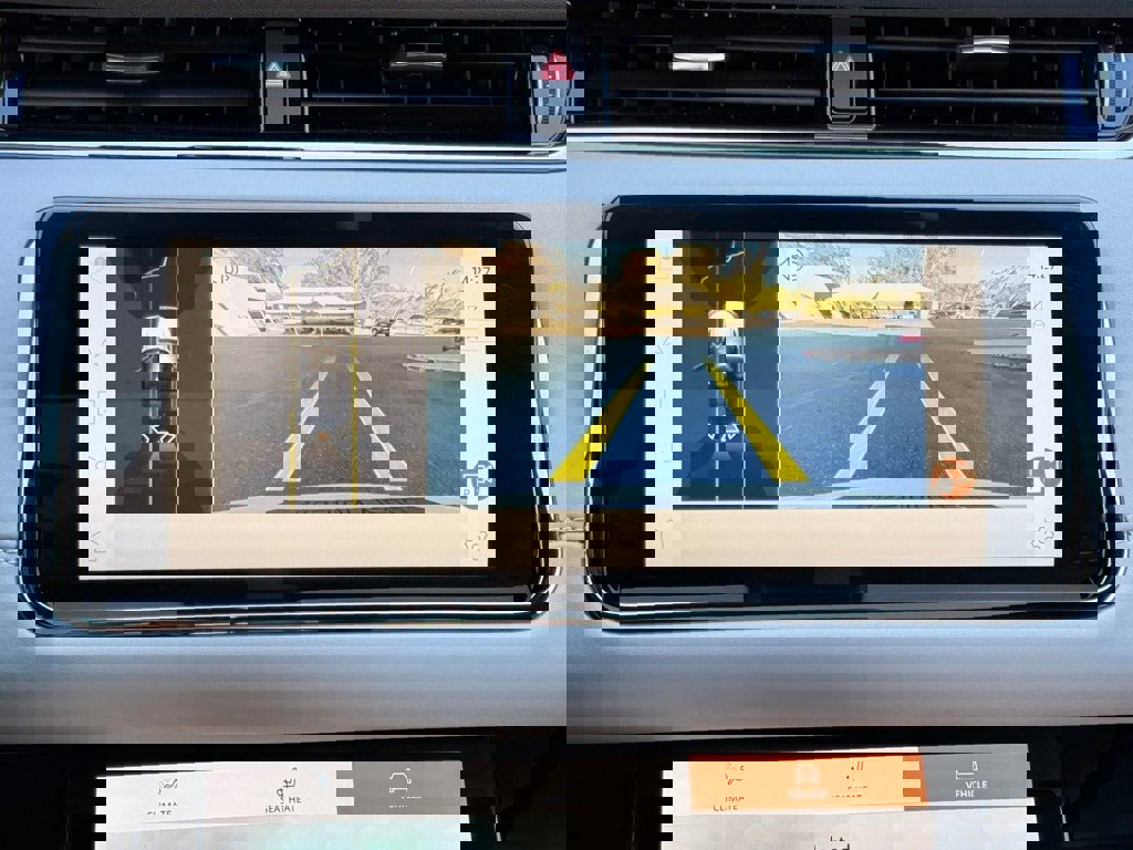 Used 2022 Land Rover Range Rover Evoque R-Dynamic SE image 16