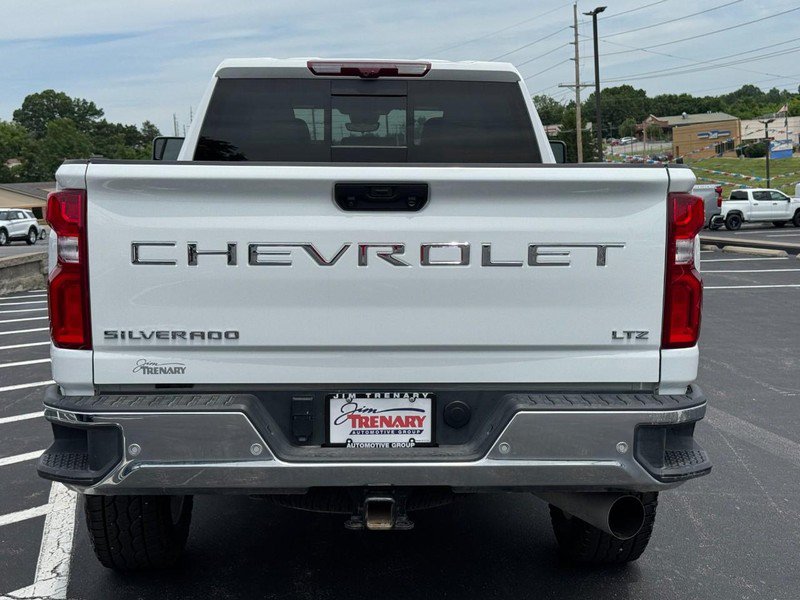 Used 2024 Chevrolet Silverado 3500 LTZ w/ LTZ Premium Package AWD/4WD image 4
