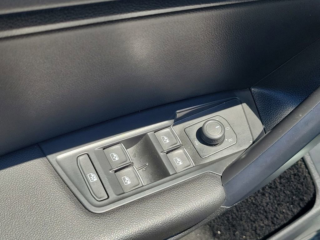 Used 2021 Volkswagen Tiguan SEL FWD image 23