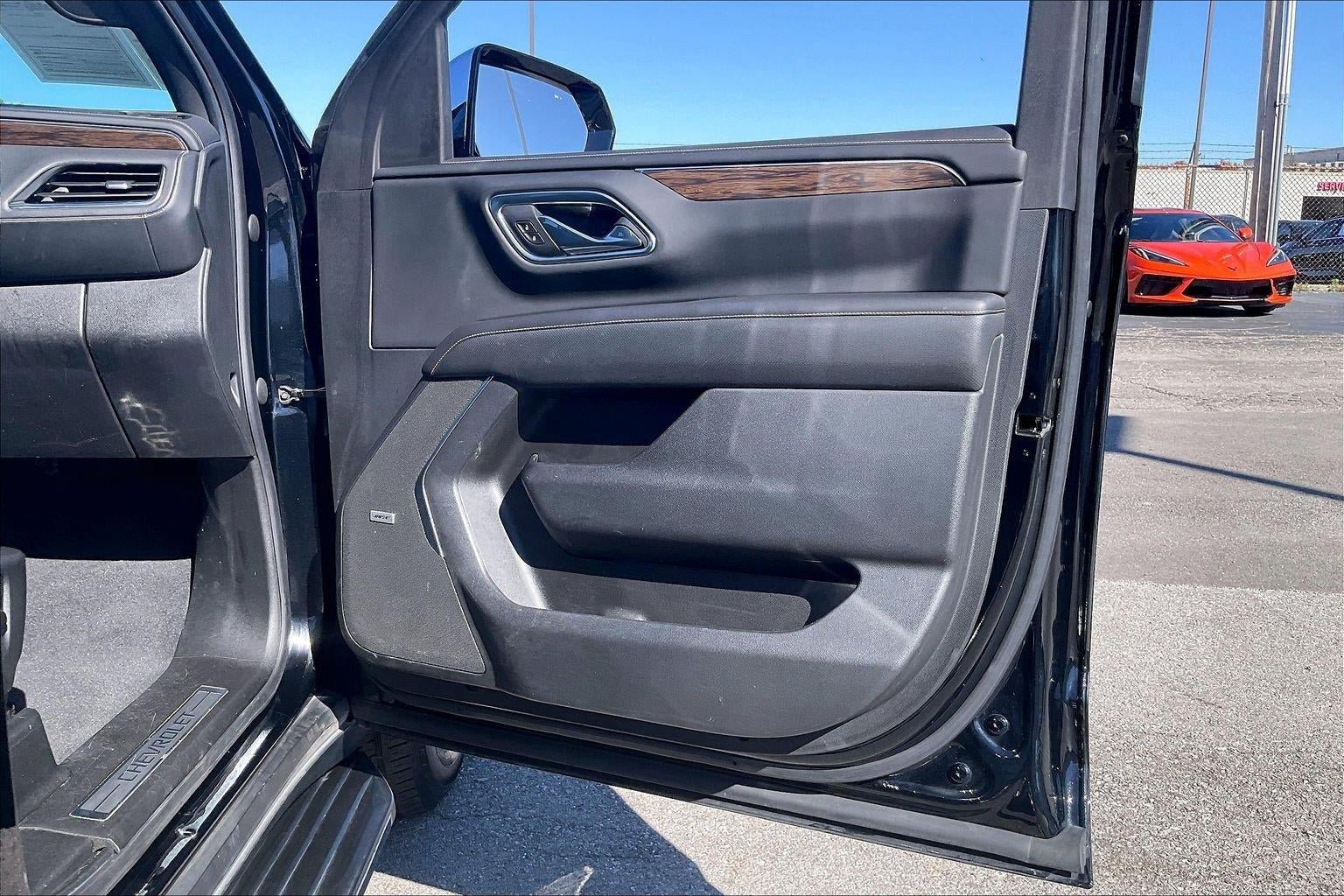 Used 2021 Chevrolet Tahoe Premier w/ Premium Package AWD/4WD image 27