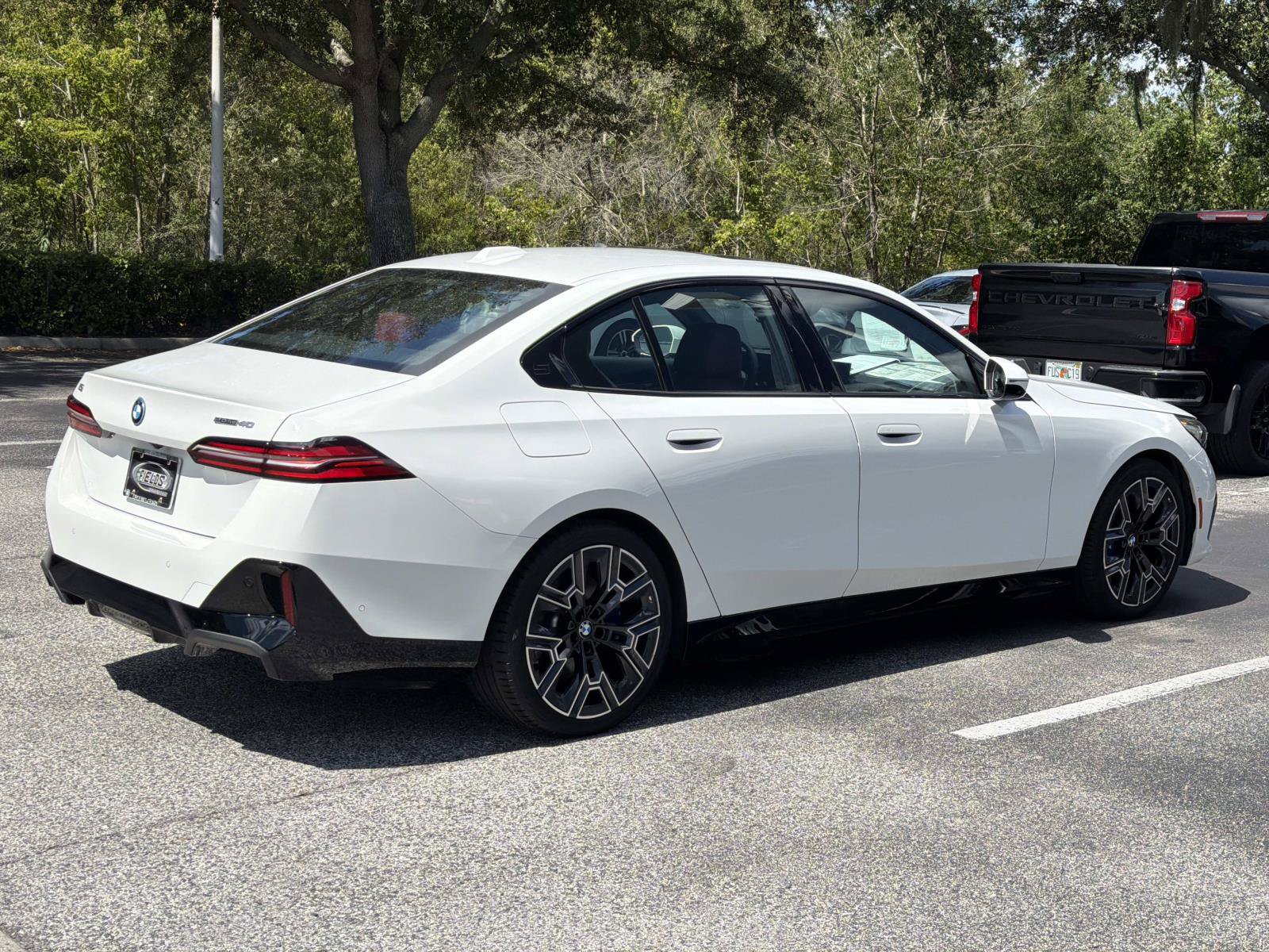 Used 2026 BMW i5 eDrive40 w/ M Sport Package RWD image 4