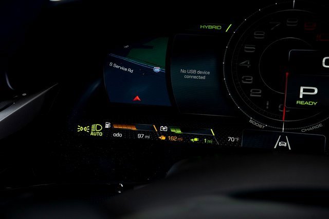 Used 2024 Ferrari SF90 Spider image 32