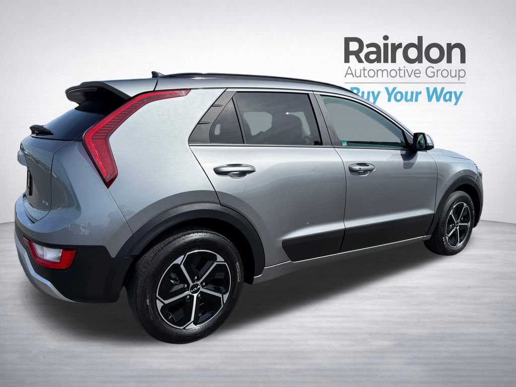 Certified 2024 Kia Niro EX FWD image 7