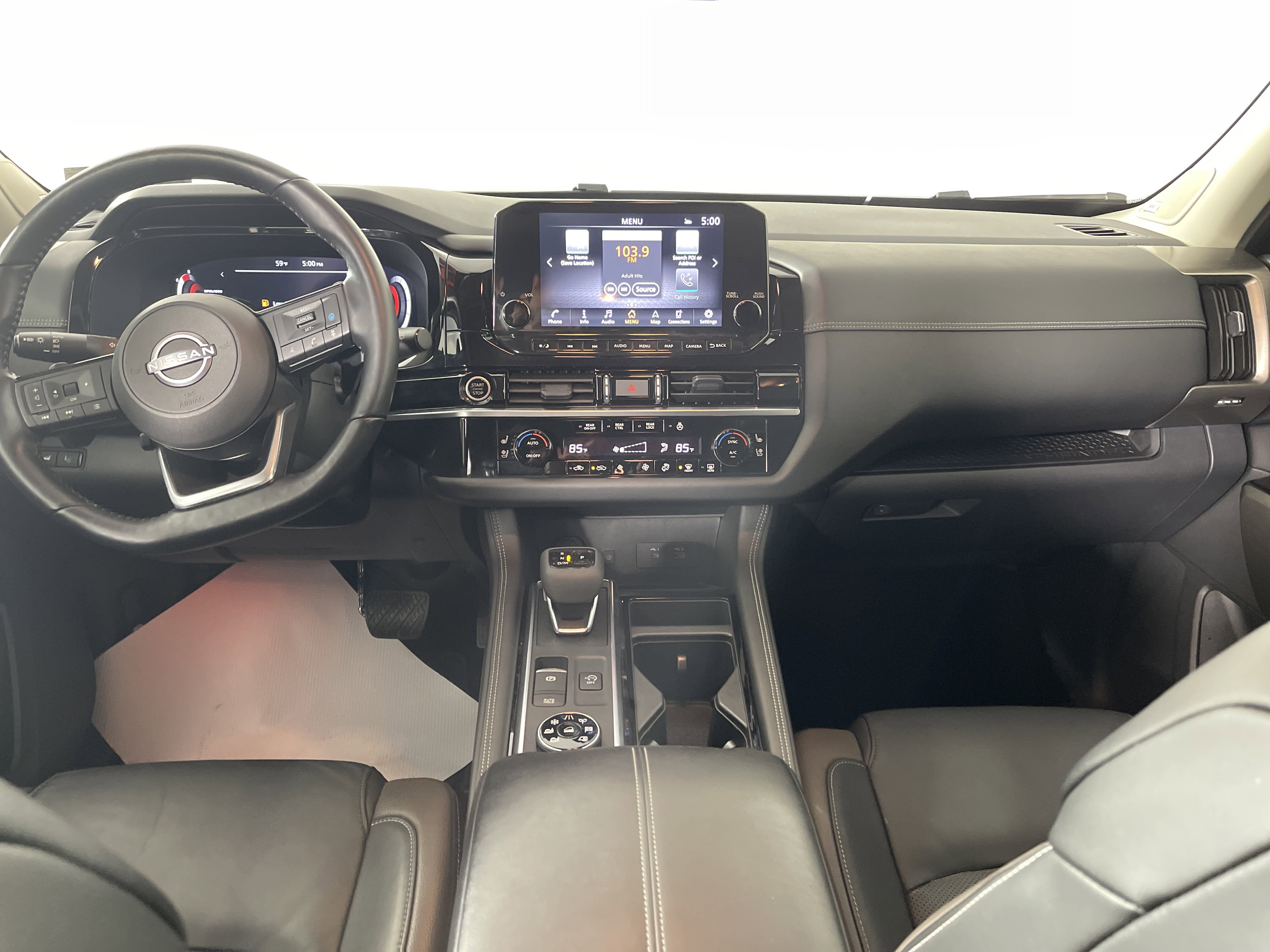 Used 2023 Nissan Pathfinder Platinum image 17