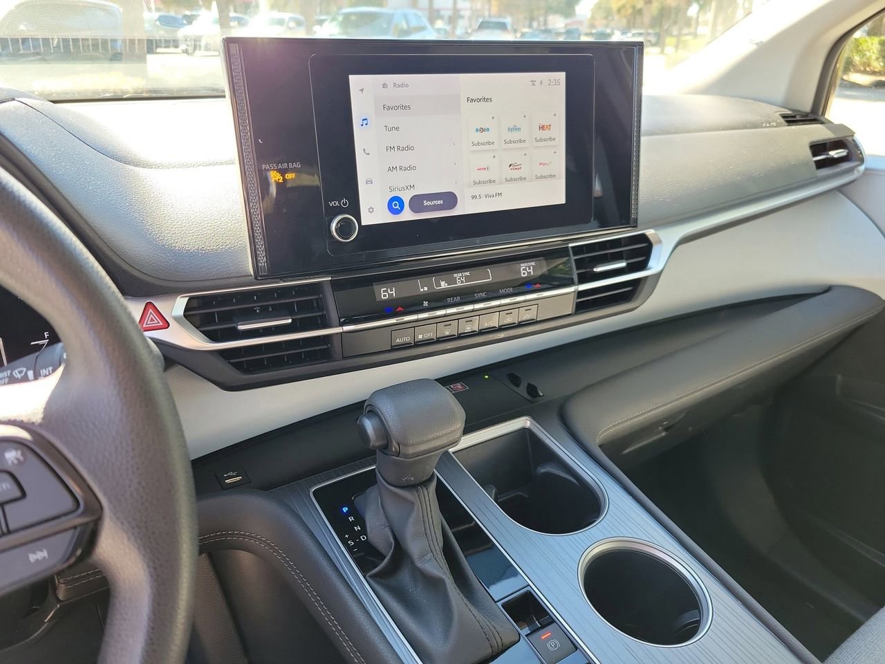 Used 2025 Toyota Sienna LE image 23