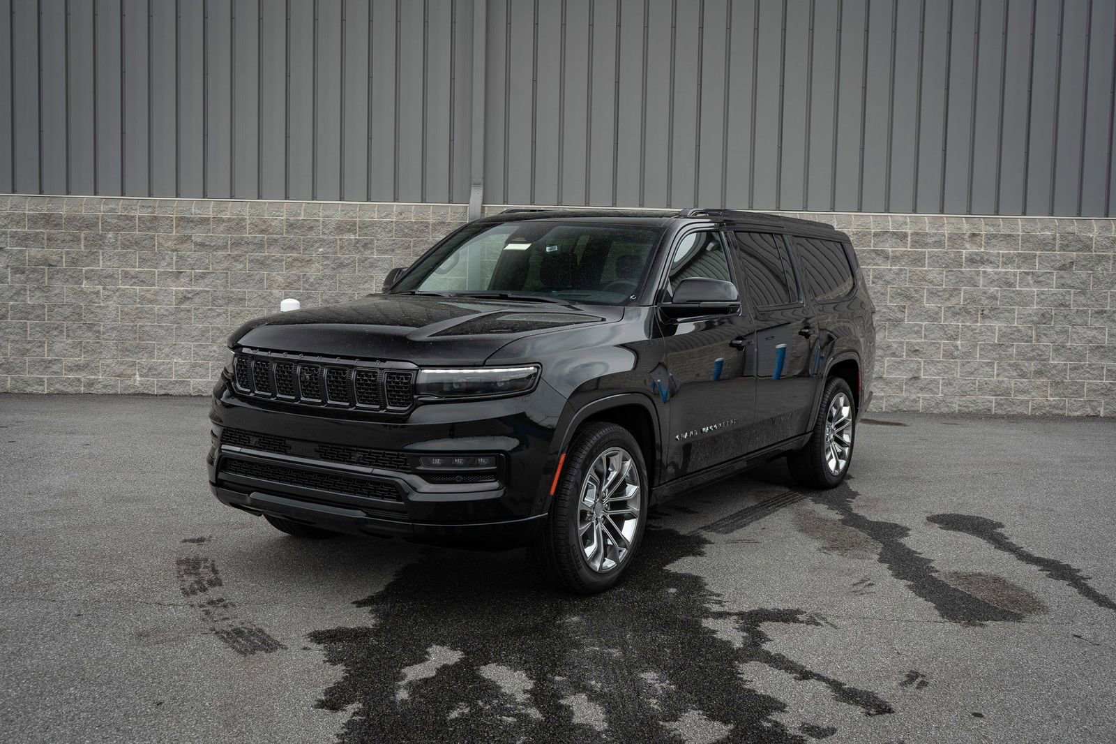 Used 2024 Jeep Grand Wagoneer L Series II w/ Quick Order Packagew 28T image 10