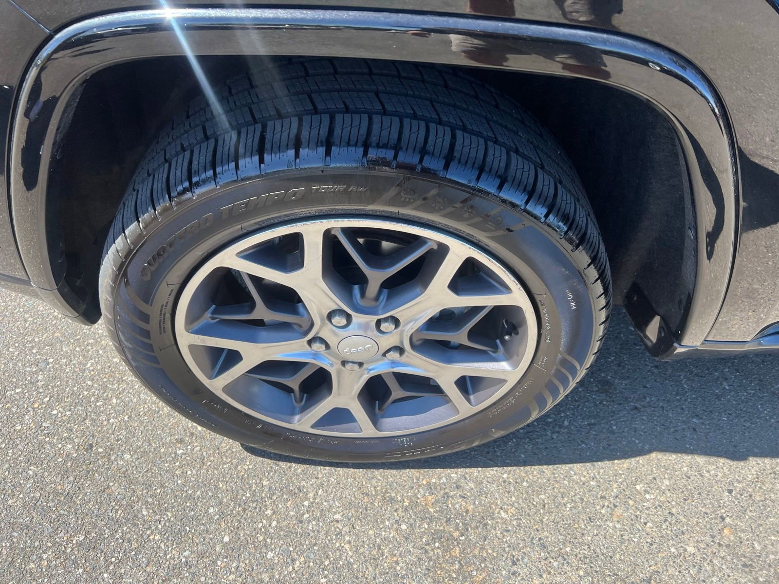 Used 2018 Jeep Grand Cherokee Limited AWD/4WD image 9