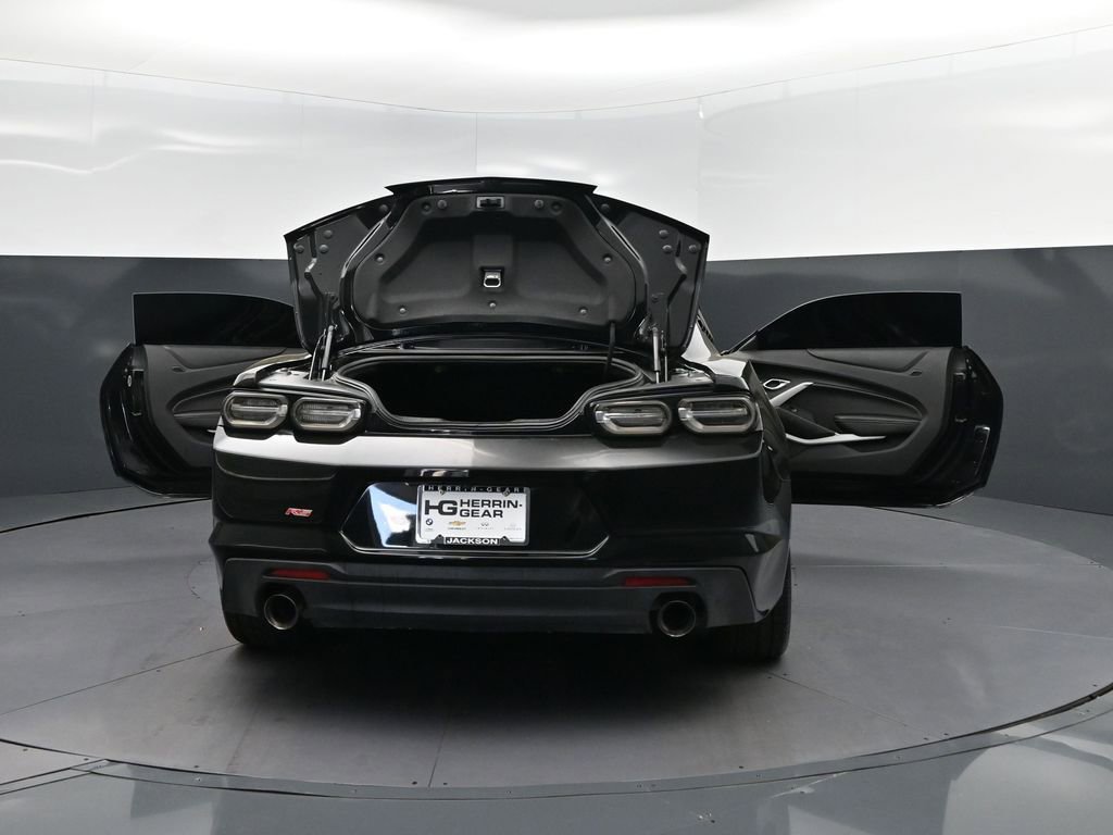 Used 2021 Chevrolet Camaro LT w/ RS Package image 49