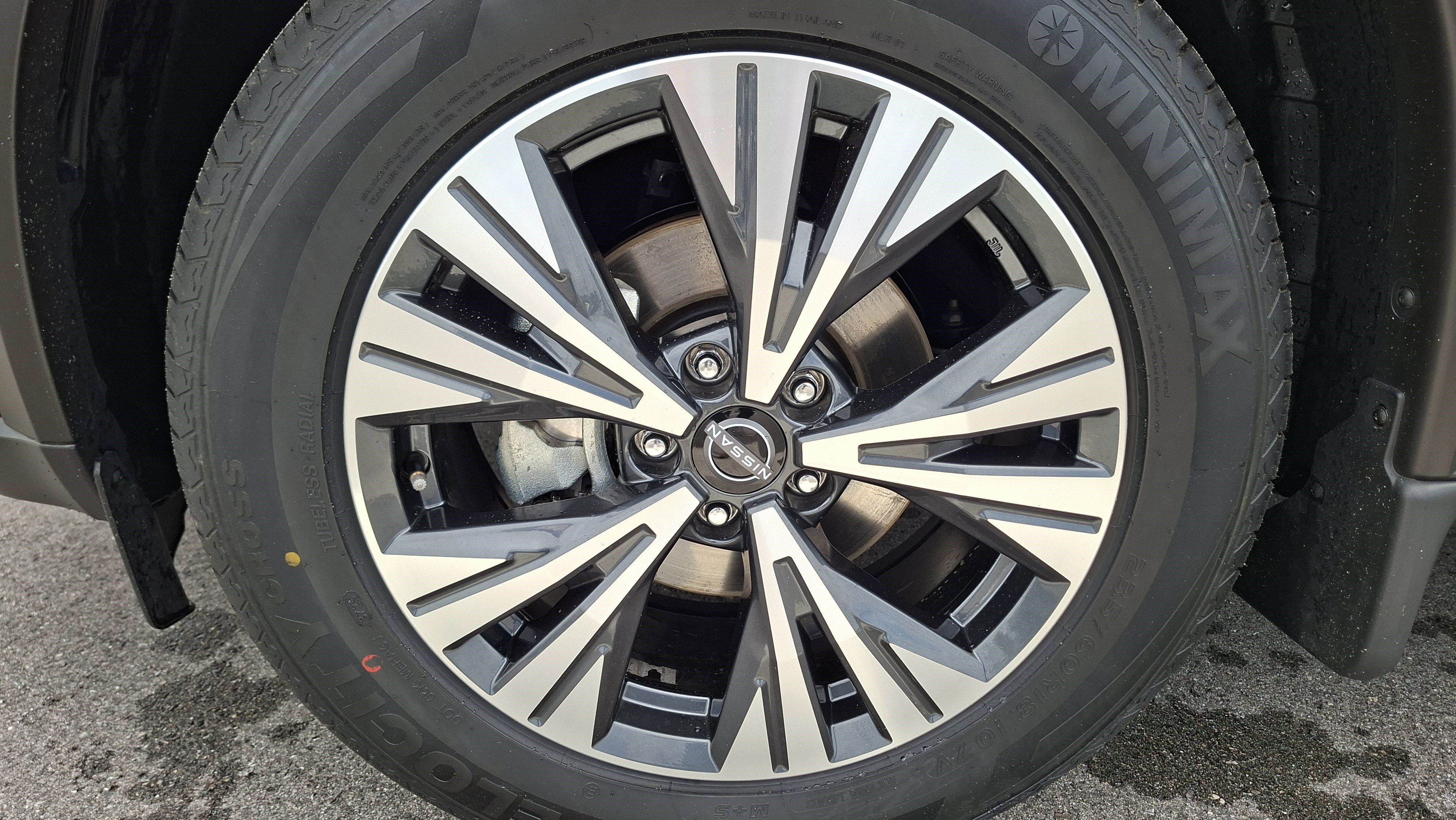 Used 2023 Nissan Rogue SV image 24