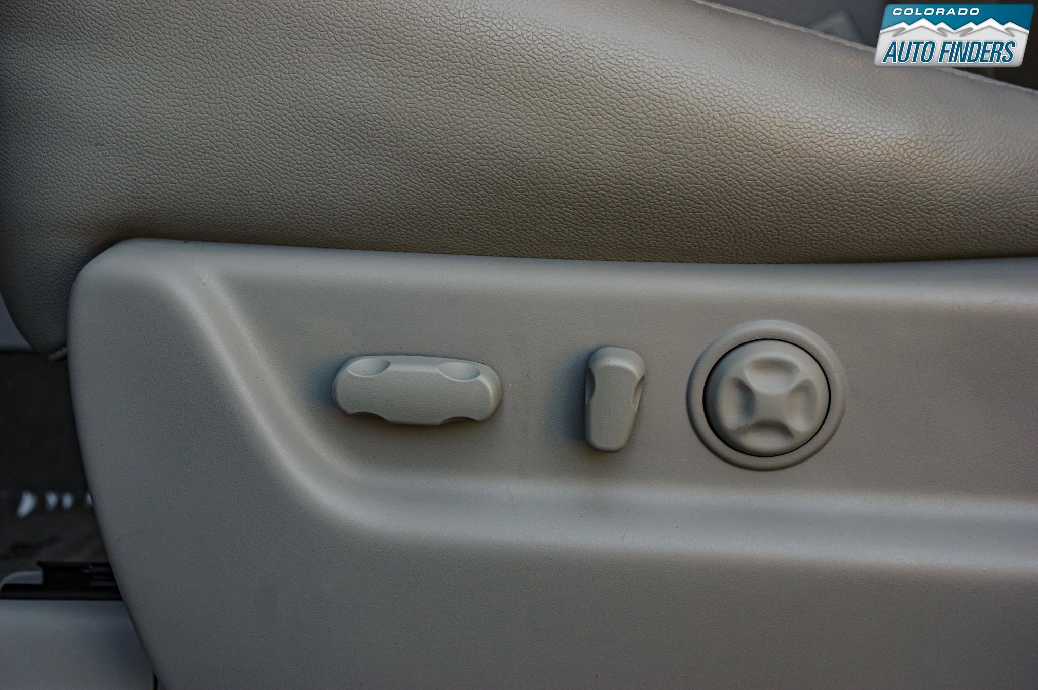 Used 2013 Chevrolet Tahoe LTZ image 12