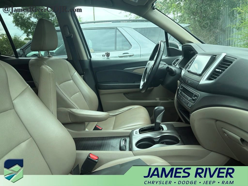 Used 2017 Honda Ridgeline RTL image 2