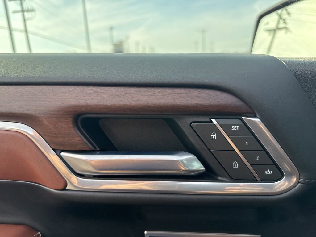 Used 2025 GMC Sierra 1500 Denali Ultimate image 11