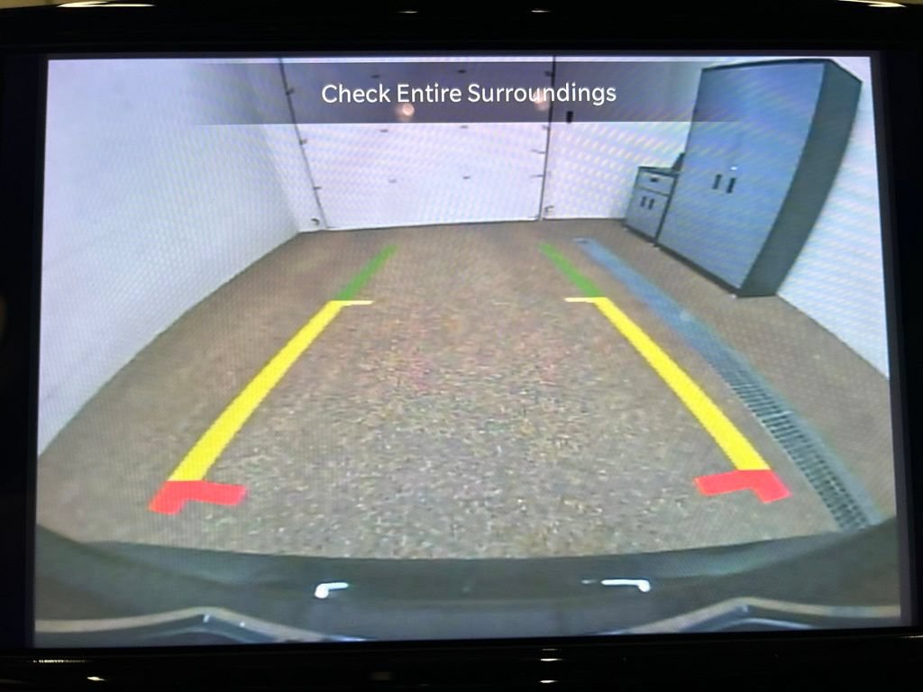 Used 2024 Chrysler Pacifica Touring-L FWD image 20