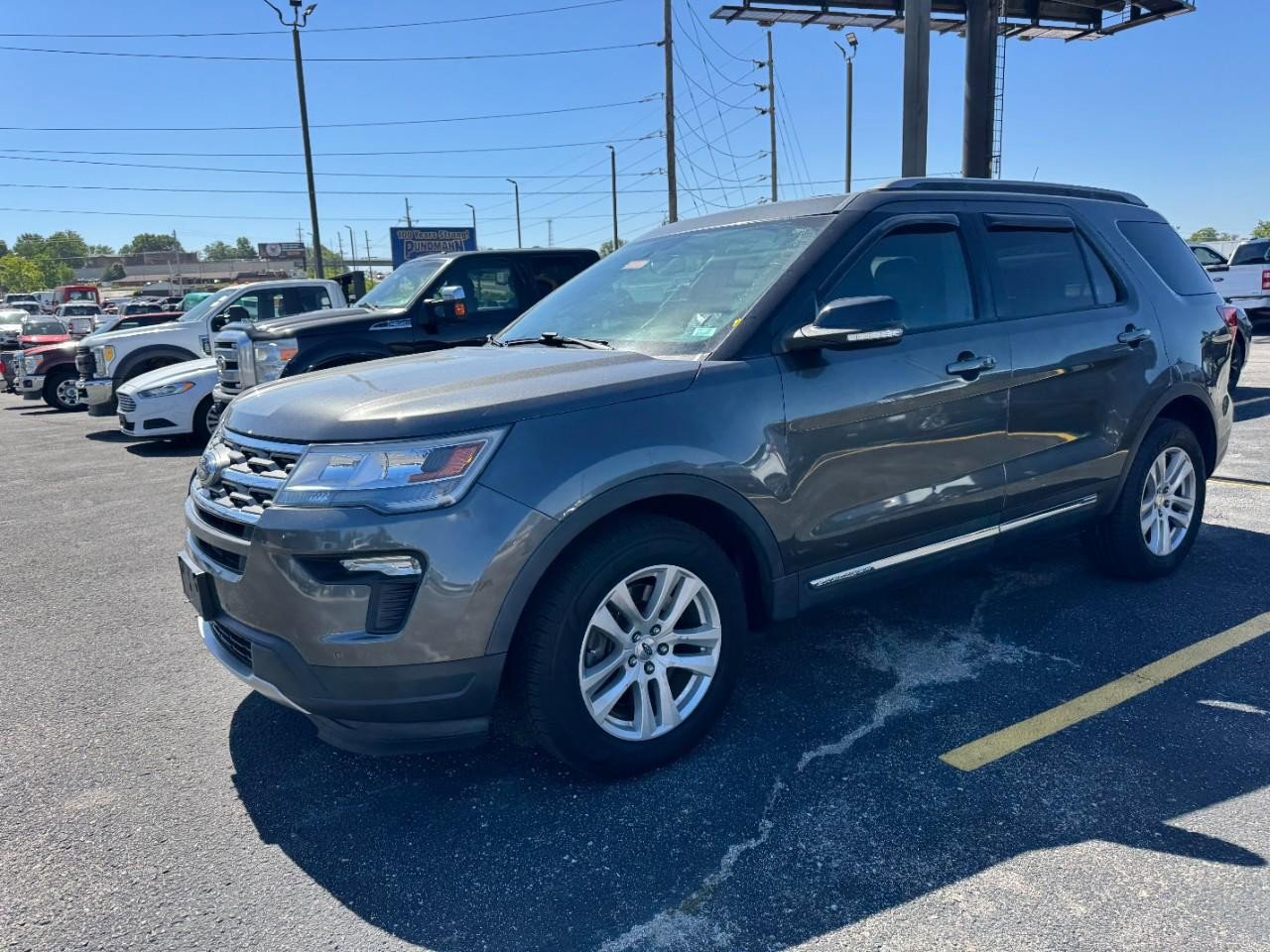 Used 2018 Ford Explorer XLT w/ Equipment Group 202A FWD image 7