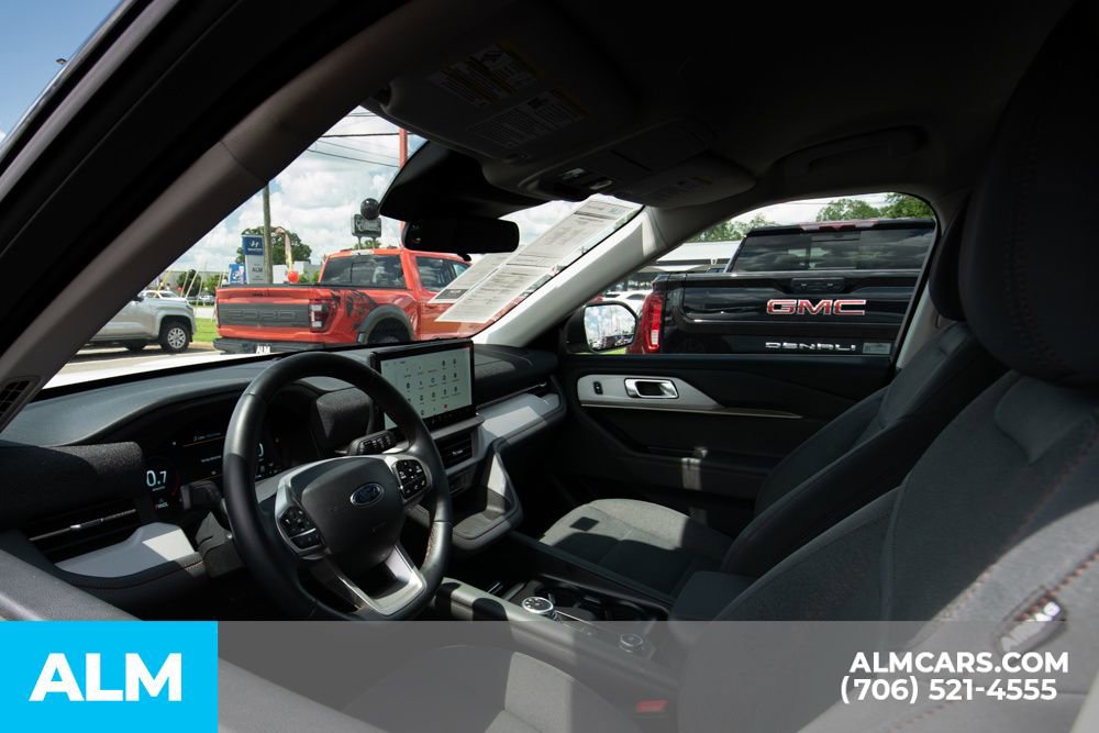 Used 2025 Ford Explorer Active image 12