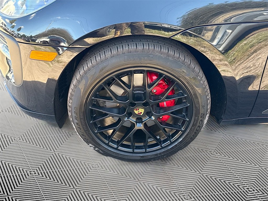 Used 2021 Porsche Macan GTS w/ Sport Chrono Package image 36