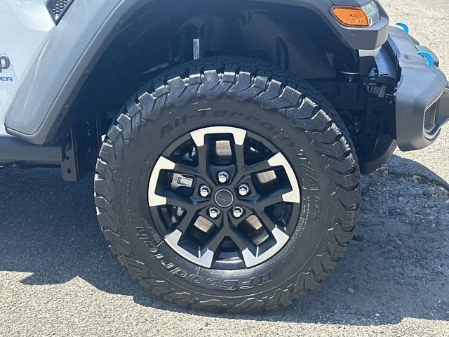 Certified 2025 Jeep Wrangler Unlimited Rubicon 4xe w/ Safety Group image 14