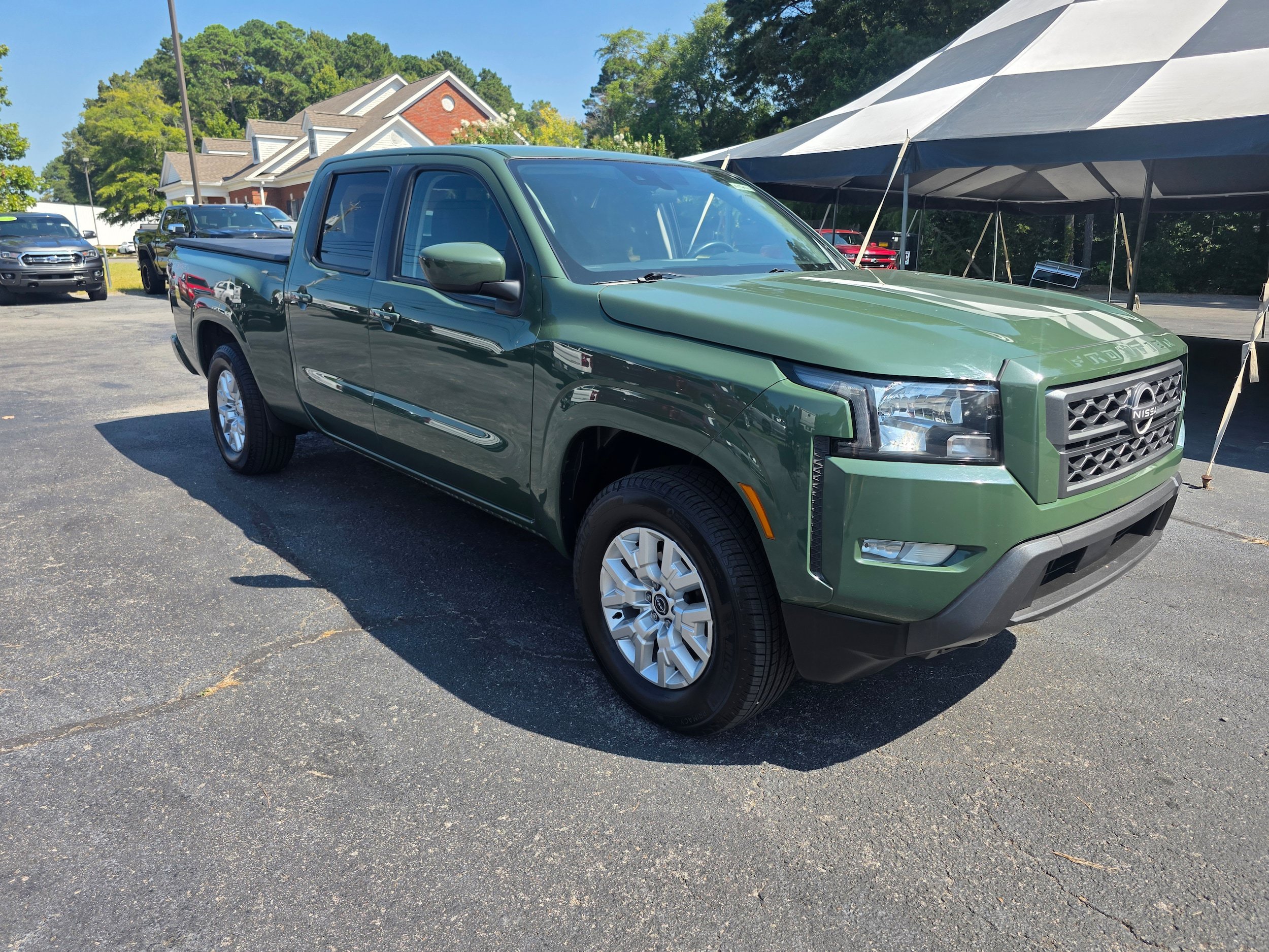 Used 2023 Nissan Frontier SV w/ Technology Package AWD/4WD image 3