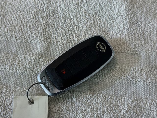 Used 2023 Nissan Rogue SV image 26