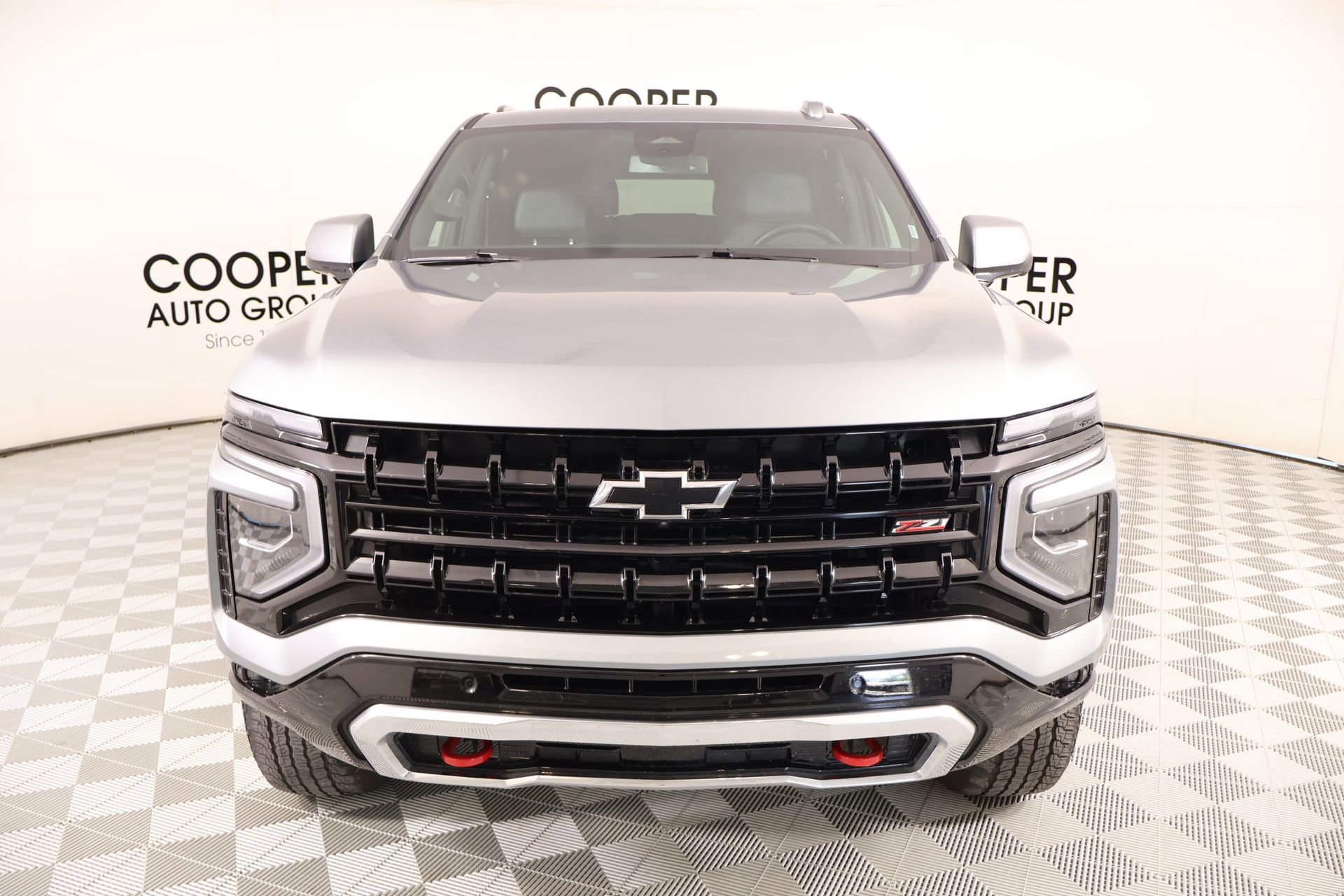 Used 2025 Chevrolet Suburban Z71 AWD/4WD image 9