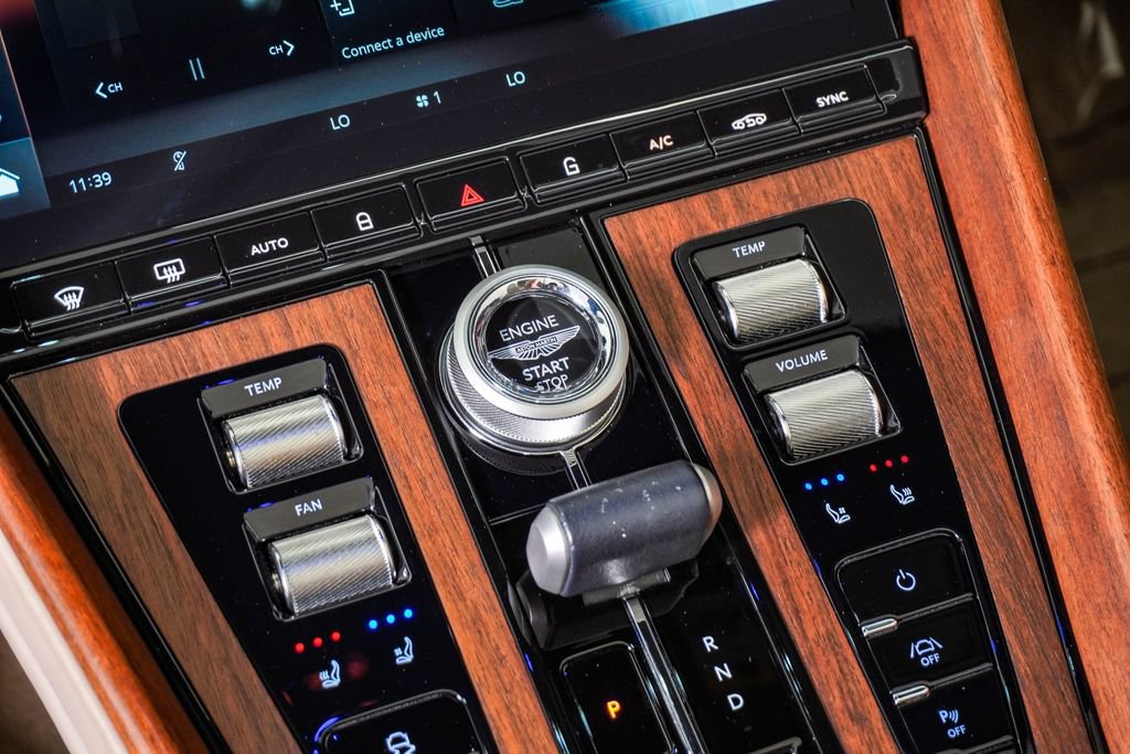 Used 2024 Aston Martin DB12 Convertible RWD image 33