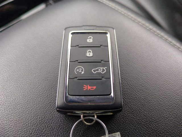 Used 2023 Jeep Grand Cherokee Limited w/ Black Appearance Package image 29