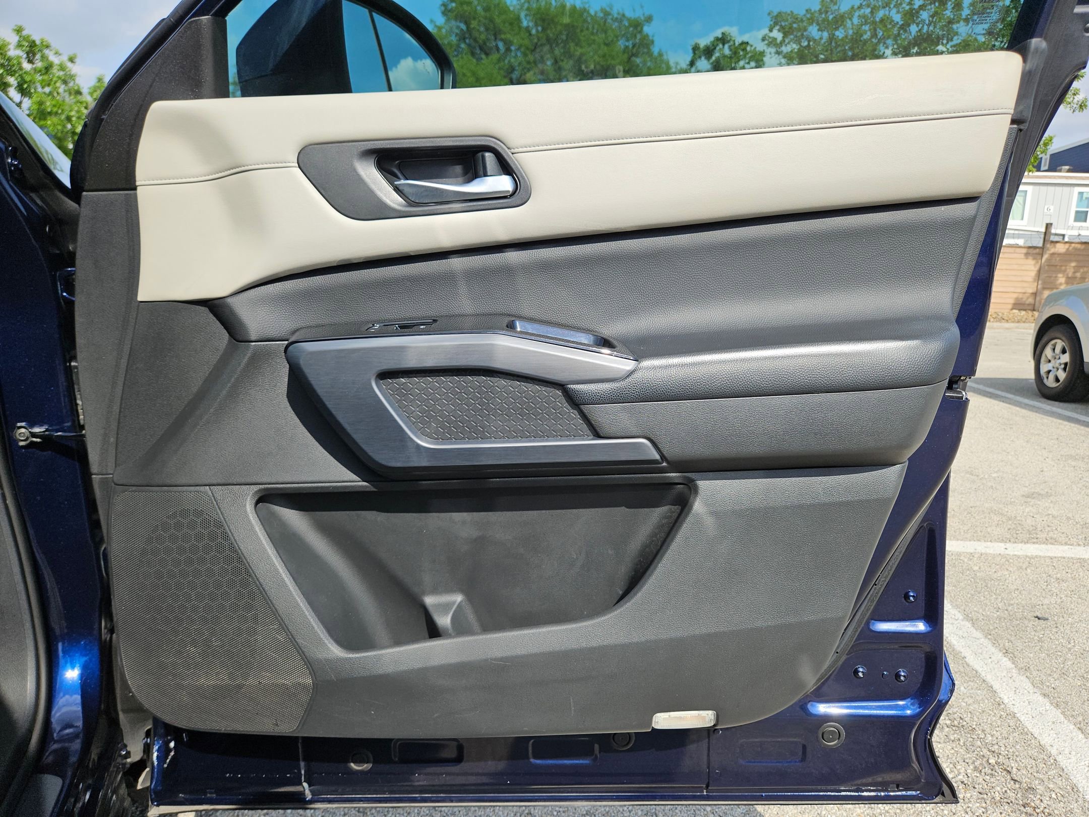 Used 2022 Nissan Pathfinder SL w/ SL Premium Package image 30