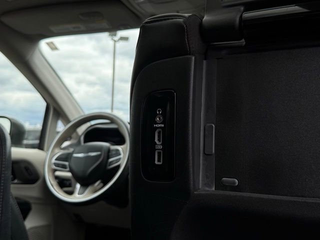 Used 2019 Chrysler Pacifica Limited FWD image 27