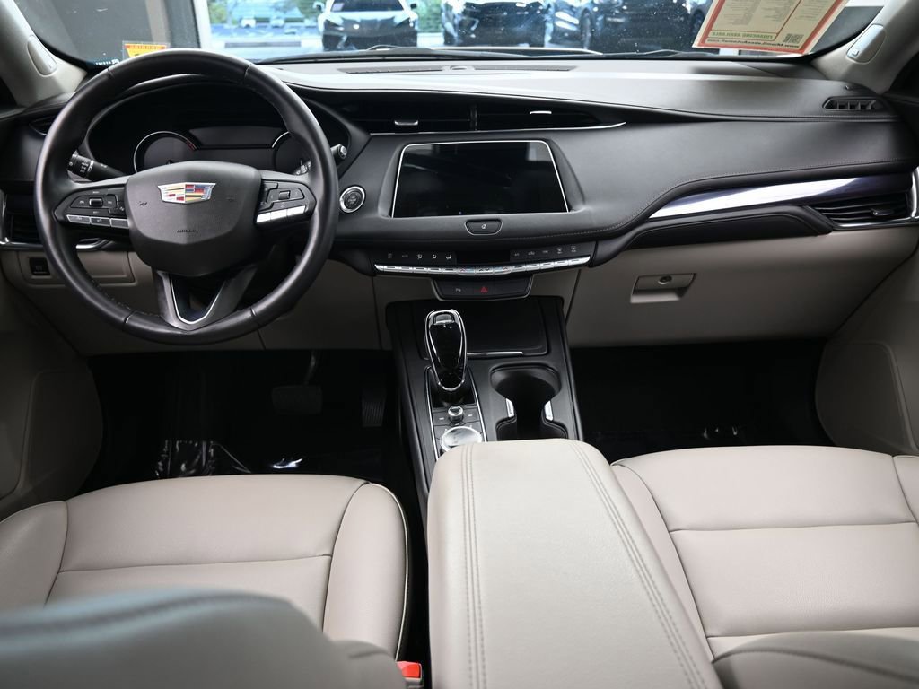 Used 2023 Cadillac XT4 Luxury image 36