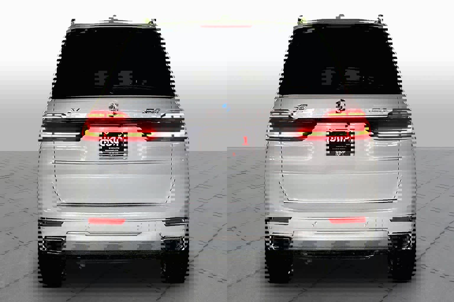 Used 2025 BMW X7 xDrive40i AWD/4WD image 4