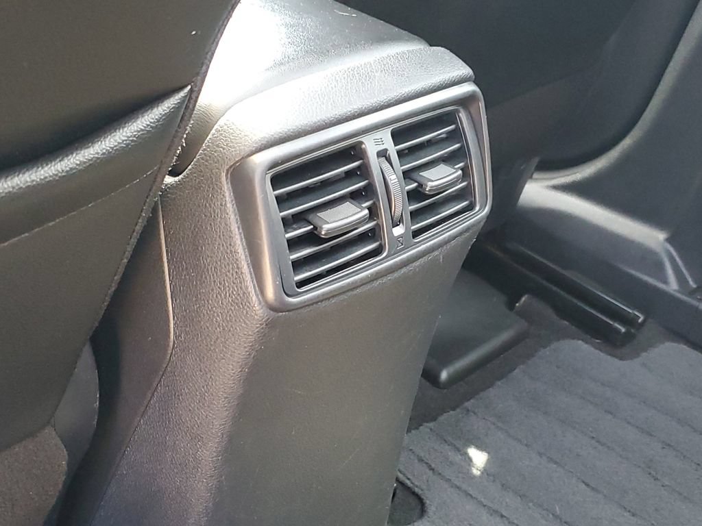 Used 2019 Nissan Rogue SL AWD/4WD image 33