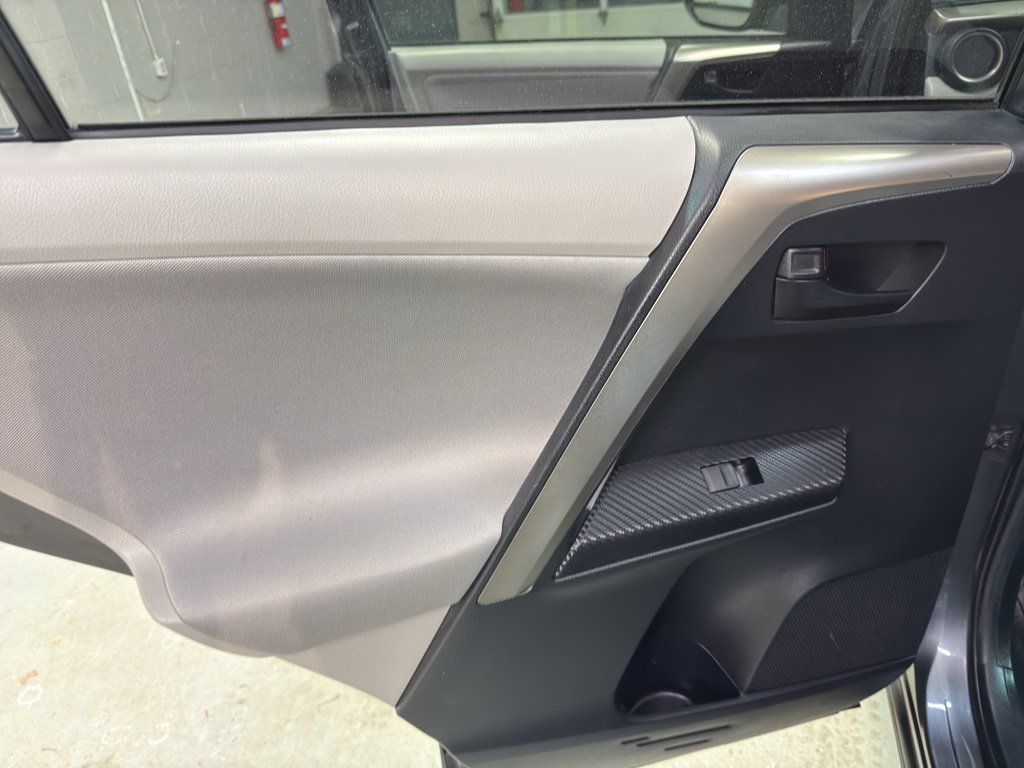 Used 2013 Toyota RAV4 LE image 27