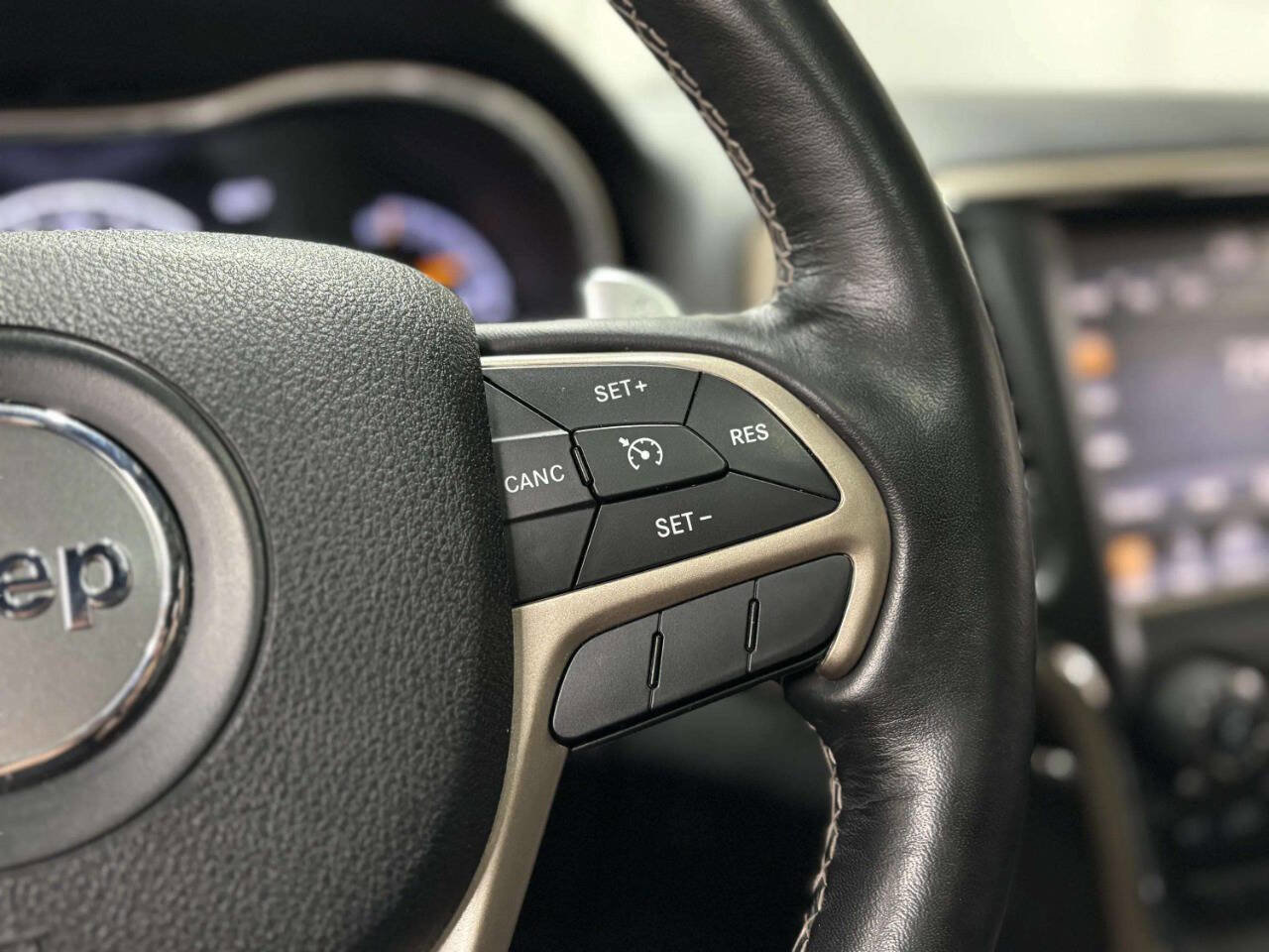 Used 2016 Jeep Grand Cherokee Limited AWD/4WD image 31