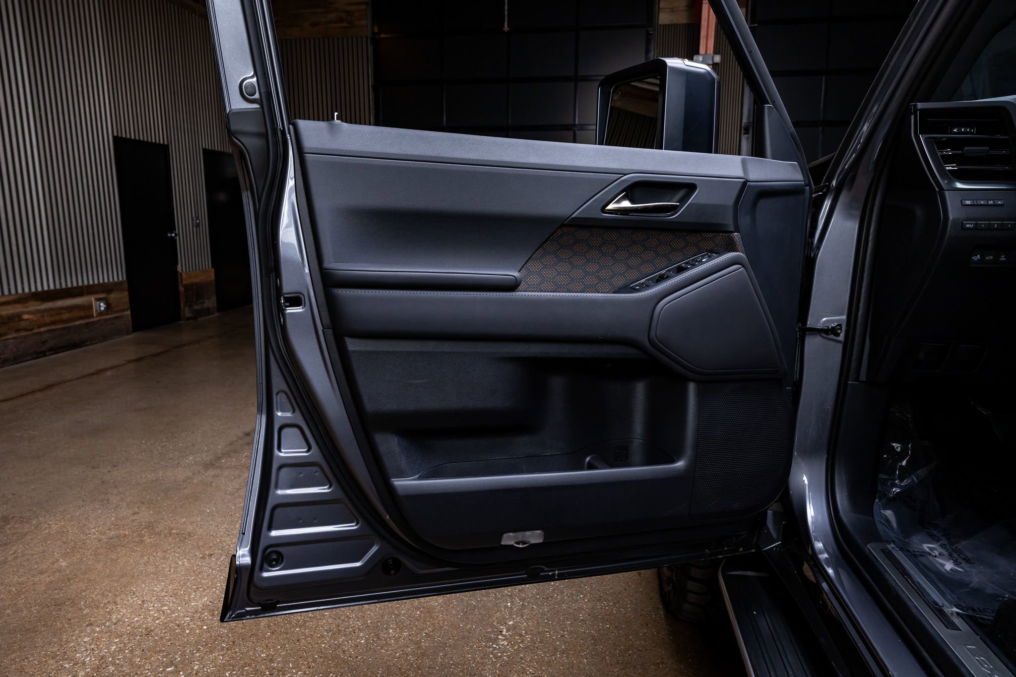 Used 2025 Lexus GX 550 550 Premium+ w/ Cold Area Package image 37