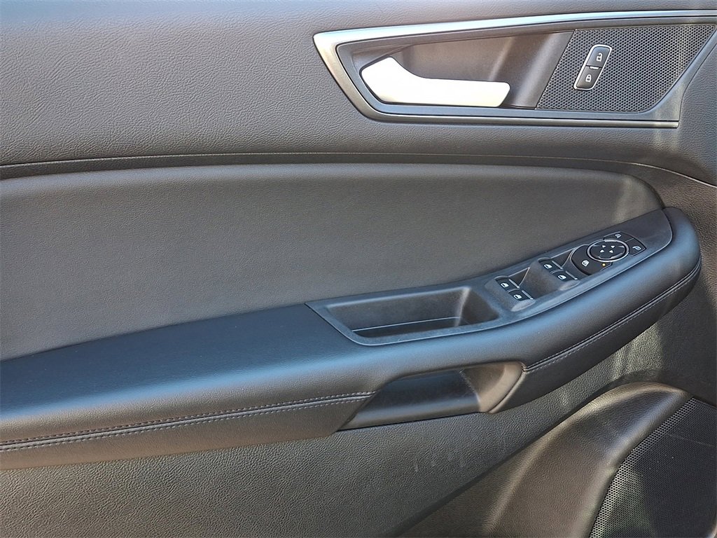 Certified 2022 Ford Edge SE w/ Black Appearance Package image 13