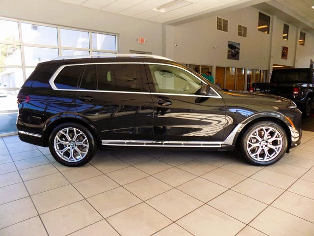 Used 2024 BMW X7 xDrive40i image 9