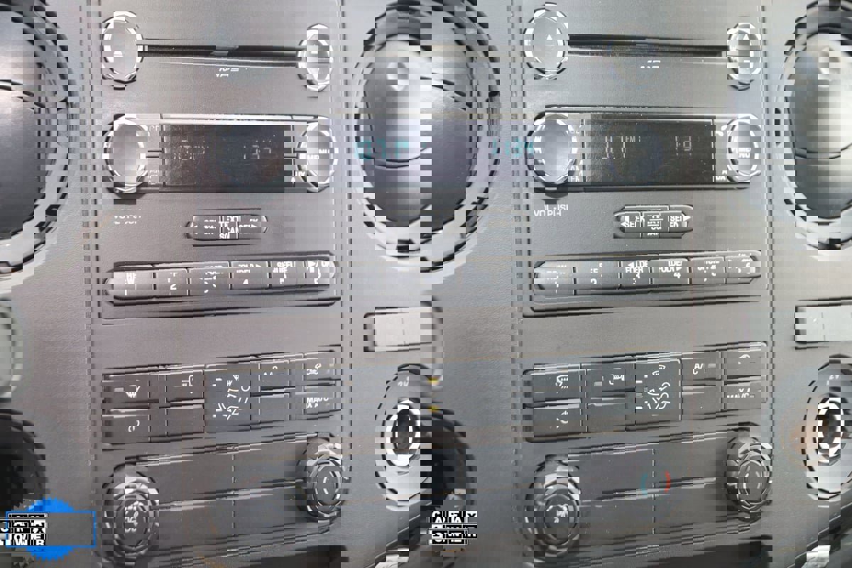 Used 2018 Ford F750 2WD Regular Cab Super Duty image 21