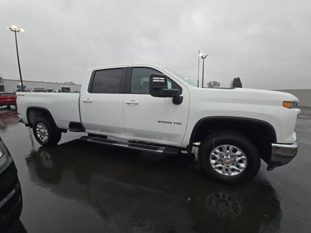 Used 2024 Chevrolet Silverado 3500 LT image 4