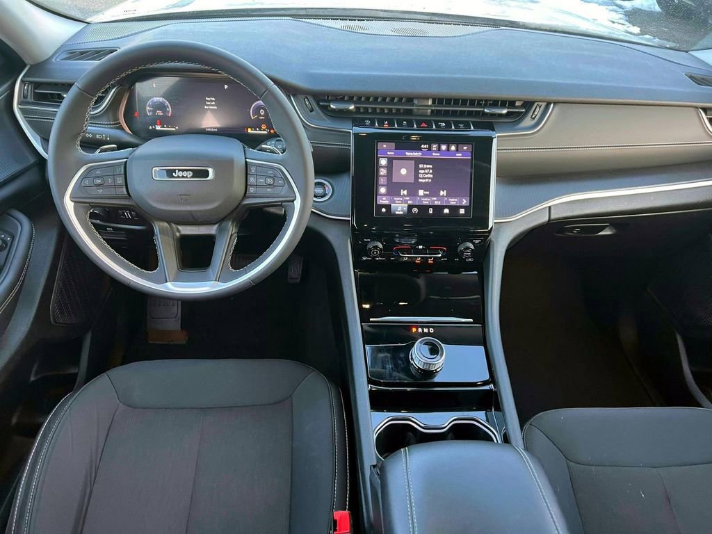 Certified 2023 Jeep Grand Cherokee L Laredo image 11