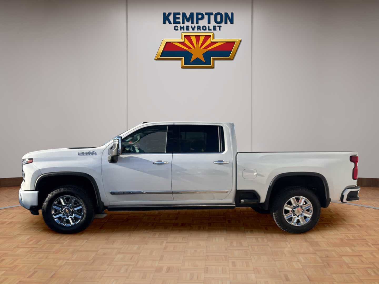 Used 2024 Chevrolet Silverado 3500 High Country w/ High Country Premium Package image 3