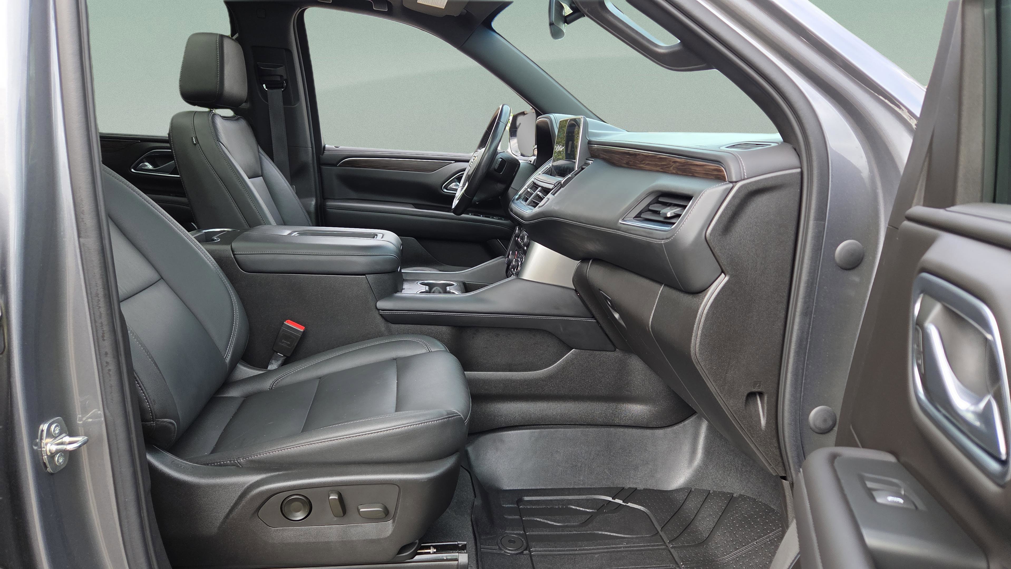 Used 2021 Chevrolet Tahoe LT AWD/4WD image 17