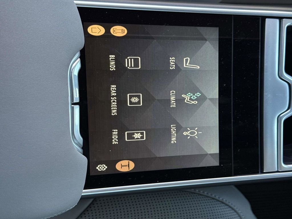 New 2025 Land Rover Range Rover SV image 19